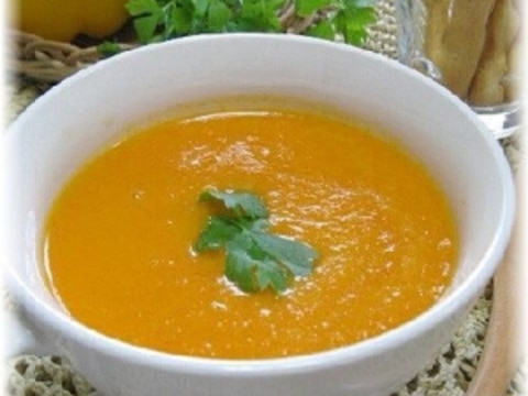 夏バテ予防に！にんじんと香味野菜の冷製スープ